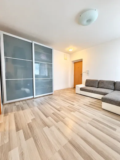 Na predaj 1-izbový byt, 27 m², Bratislava-Petržalka, Andrusovova