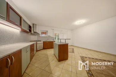 Na predaj dom, 173 m², Šintava