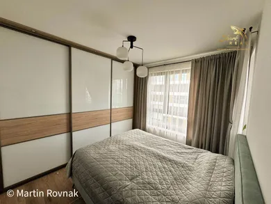 Na predaj 3-izbový byt, 78 m², Bratislava-Petržalka, Zadunajská cesta