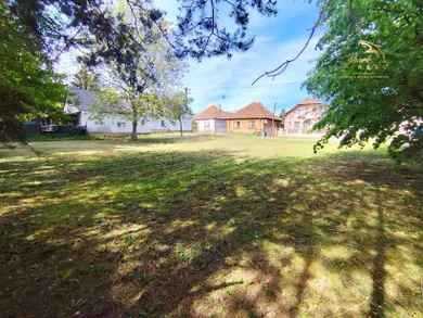 Na predaj pozemok, 727 m², Lovce
