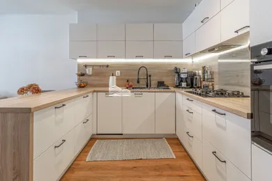 Na predaj 2-izbový byt, 56 m², Pezinok, Dona Sandtnera