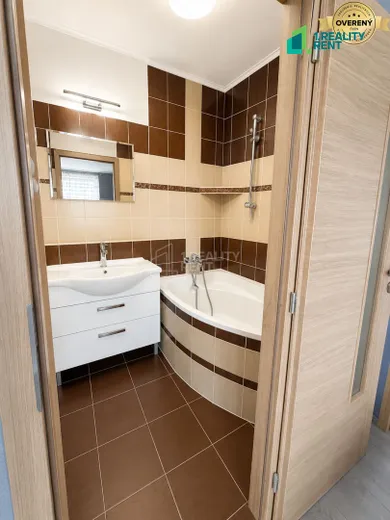 Na predaj 4-izbový byt, 87 m², Turzovka, Centrum