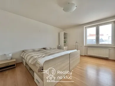 Byty na predaj 3-izbový, Nové Zámky · €145 000