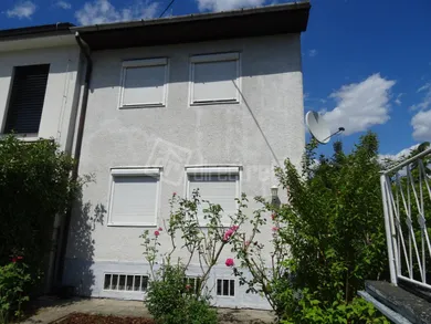 Domy na sprzedaż, Bratislava-Nové Mesto · €548 000