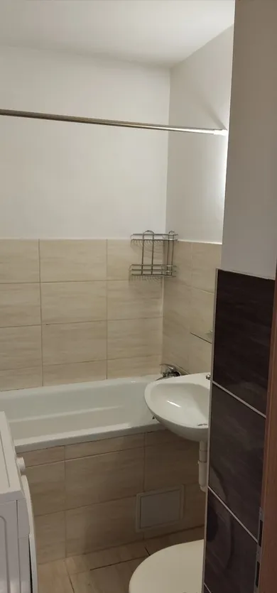 Na prenájom 1-izbový byt, 32 m², Trnava, Botanická