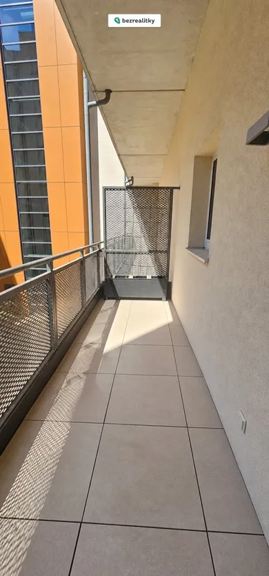 Na prenájom 2-izbový byt, 70 m², Bratislava-Staré Mesto