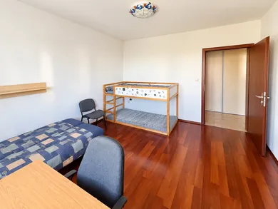 Na prenájom 4-izbový byt, 125 m², Bratislava-Petržalka