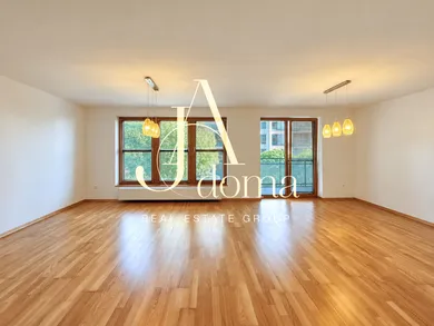 Na prenájom 3-izbový byt, 122 m², Bratislava-Nové Mesto, Horská