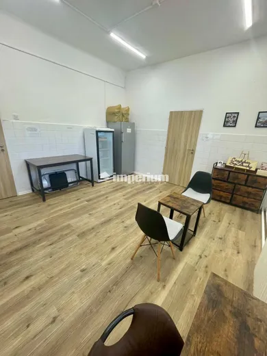 Na prenájom komerčné, 65 m², Vrakúň