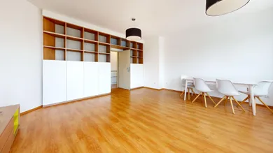 Na predaj 2-izbový byt, 66 m², Bratislava-Karlova Ves, Majerníkova