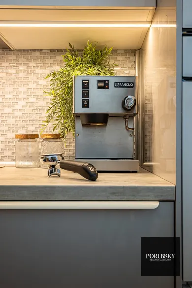 Na predaj 2-izbový byt, 72 m², Bratislava-Petržalka, Vilová