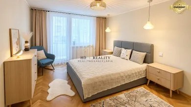 Na predaj 2-izbový byt, 67 m², Levice