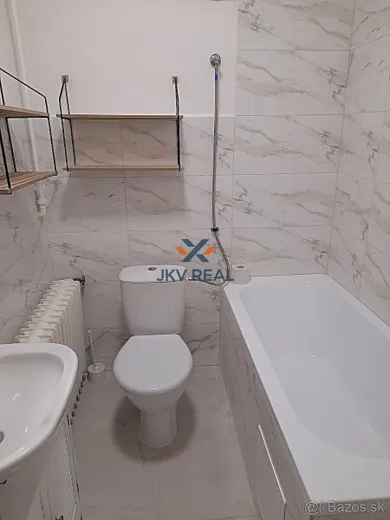 Na prenájom 2-izbový byt, 58 m², Poprad, Štefanikova