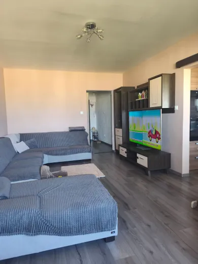 Byty na prenájom 3-izbový, Nové Zámky · €700