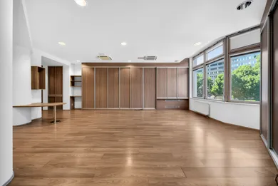 Na prenájom komerčné, 143 m², Bratislava-Ružinov, Záhradnícka