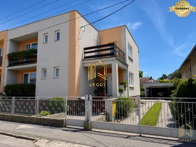 Domy na sprzedaż, 5-pokojowe, Senica · €184 900
