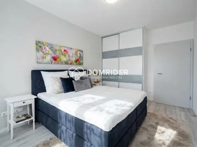Na prenájom 2-izbový byt, 55 m², Bratislava-Nové Mesto, Račianska
