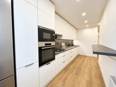Na prenájom 3-izbový byt, 76 m², Bratislava-Petržalka, Romanova
