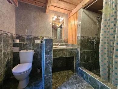 Na predaj rekreačný dom, 160 m², Uhliská