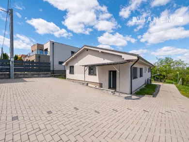 Na predaj 5-izbový dom, 595 m², Košice-Pereš