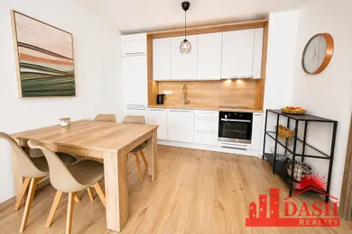 Na predaj 3-izbový byt, 72 m², Trenčín, Zlatovská