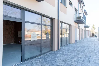 Na prenájom komerčné, 40 m², Sekule, Pekná