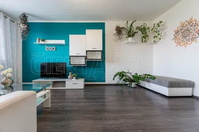 Na predaj 3-izbový byt, 69 m², Bratislava-Petržalka, Mlynarovičova