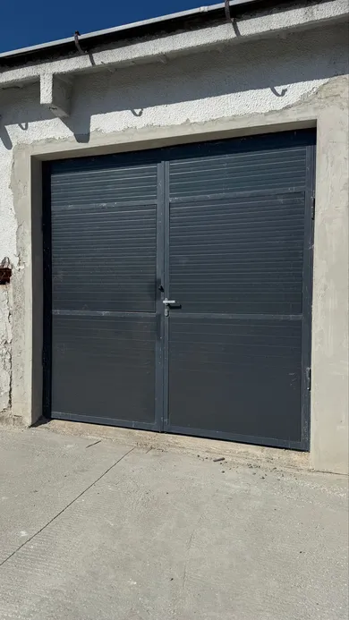 Na prenájom komerčné, 168 m², Levice, Nádražný rad