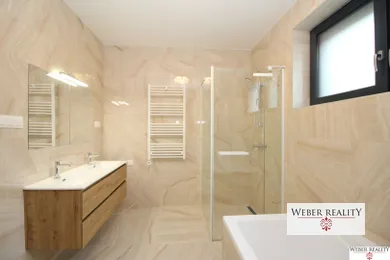 Na prenájom 5-izbový dom, 155 m², Weingartenweg
