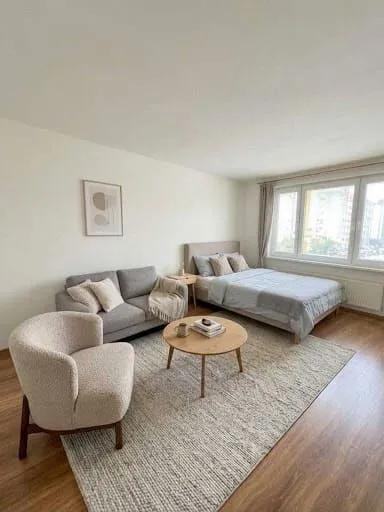 Na predaj 1-izbový byt, 36 m², Levice, Ľanová