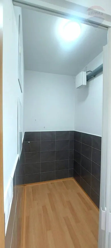 Na prenájom komerčné, 35 m², Nitra, Nedbalova