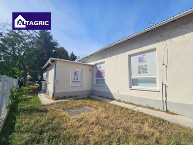 Na prenájom komerčné, 141 m², Komárno, Ul. K. Thalyho
