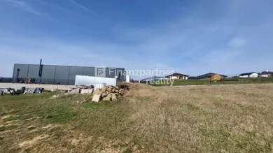 Na predaj pozemok, Brestovec