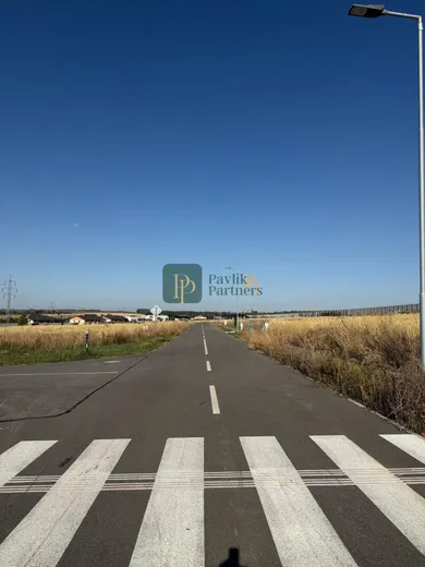 Na predaj pozemok, 907 m², Nitra