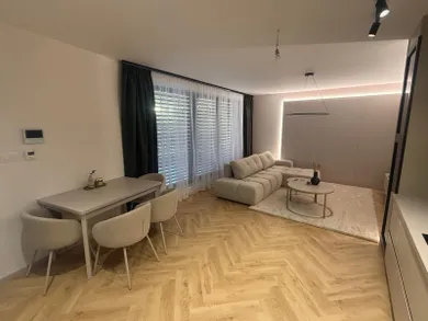 Na prenájom 4-izbový byt, 105 m², Malacky, Námestie u Severínka