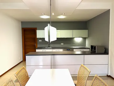 Byty na prenájom 3-izbový, Bratislava-Staré Mesto · €1 600