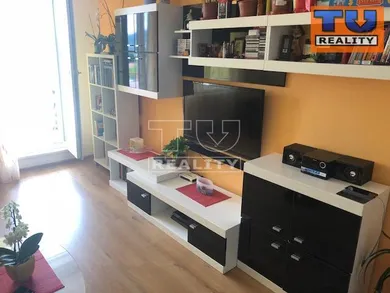 Na predaj 2-izbový byt, 61 m², Nová Dubnica