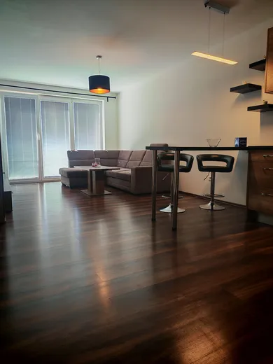 Na prenájom 2-izbový byt, 55 m², Rohožník, Senická