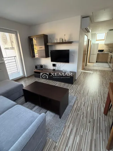 Na prenájom 3-izbový byt, 65 m², Banská Bystrica