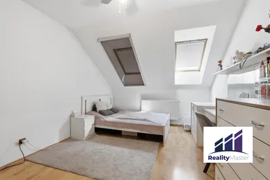 Na predaj 4-izbový byt, 141 m², Pezinok, Trnavská