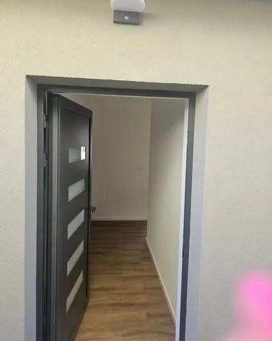 Na prenájom 3-izbový byt, 90 m², Bratislava-Vrakuňa, Anízová