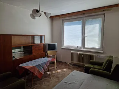 Na predaj 1-izbový byt, 34 m², Myjava, M. Marečka