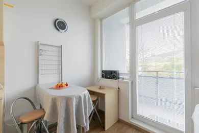 Na prenájom 1-izbový byt, 35 m², Bratislava-Nové Mesto, Račianska