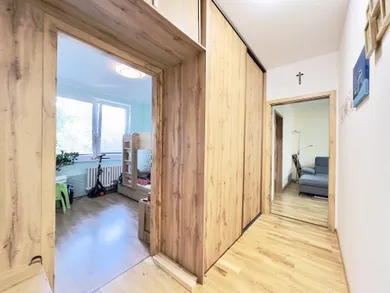 Na predaj 3-izbový byt, 69 m², Pezinok, Bystrická