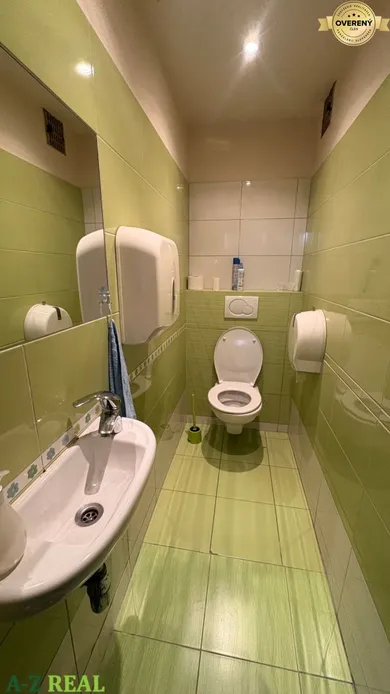 Na prenájom komerčné, 80 m², Bratislava-Ružinov, Nitrianska