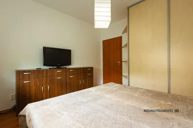 Na prenájom 3-izbový byt, 77 m², Banská Bystrica, Petelenova