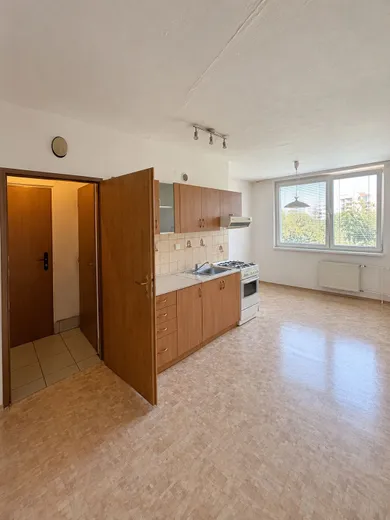 Na predaj 3-izbový byt, 70 m², Michalovce, Štefánikova