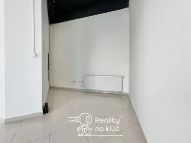 Na prenájom komerčné, 70 m², Nové Zámky, SNP