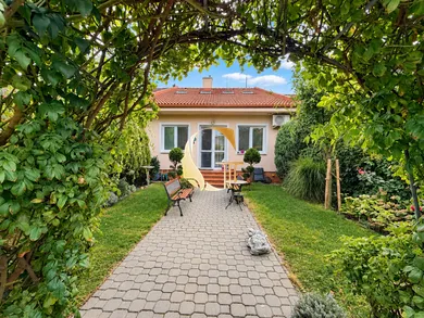 Na prenájom 4-izbový dom, 200 m², Bratislava-Ružinov, Na úvrati