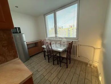 Na prenájom 3-izbový byt, 78 m², Michalovce, -